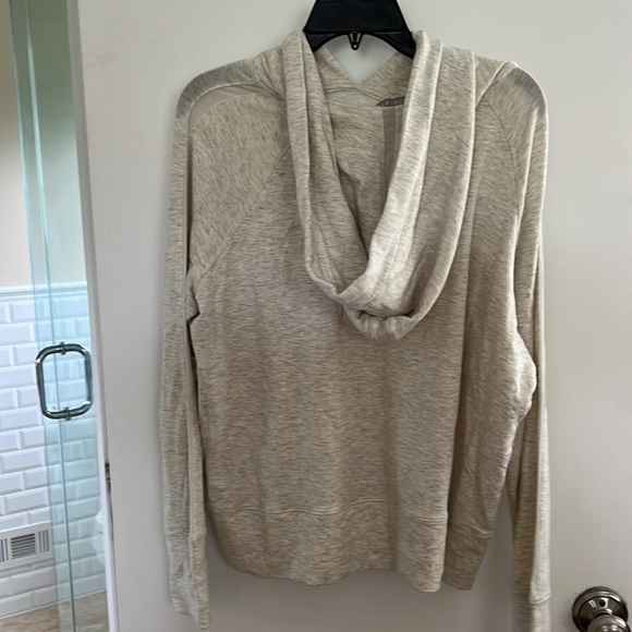 Athleta oatmeal colored sweatshirt. Size L. - Picture 4 of 4